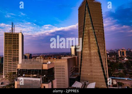 Upper Hill Sunrise Nairobi City County Skyline grattacieli paesaggi urbani della capitale del Kenya Africa orientale Nairobi City County Kenyas Capital City East Africa Foto Stock