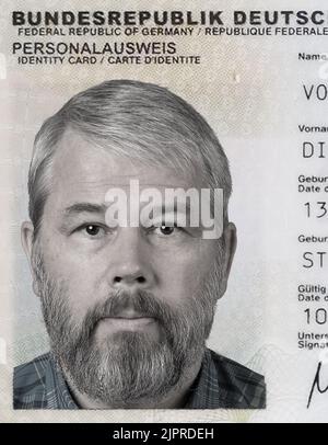 Carta d'identità uomo 55 anni, foto del passaporto biometrico Foto Stock