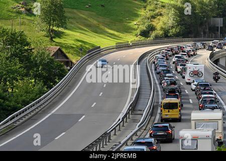 Congestione tunnel stradale del Gottardo Wassen, Svizzera Foto Stock