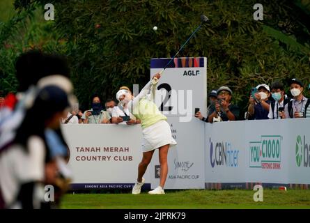 Giacarta, Indonesia. 20th ago, 2022. 19 agosto, 2022-Jakerta, Indonesia-Shibuno Hinako del Giappone azione sulla sala 2th durante una Simone Asia Pacific Cup 2022 finale giorno a Pontok Indah Golf Cours a Giacarta, Indonesia. (Credit Image: © JJ Jung via ZUMA Press Wire) Credit: ZUMA Press, Inc./Alamy Live News Foto Stock