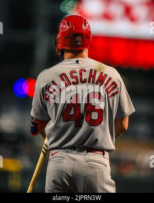 Il primo bassista Paul Goldschmidt (46) dei Cardinali St. Louis si prepara ad iniziare la sesta edizione di una partita di MLB contro gli Arizona Diamondbacks, Friday, Au Foto Stock