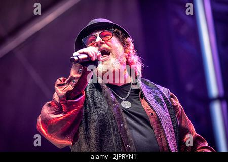 Oslo, Norvegia. 18th, agosto 2022. La rock band americana Toto ha tenuto un concerto dal vivo alla Vulkan Arena di Oslo. Qui il cantante e cantautore Joseph Williams è visto dal vivo sul palco. (Photo credit: Gonzales Photo - Terje Dokken). Foto Stock