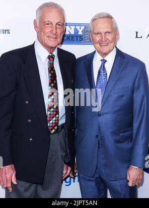 Beverly Hills, Stati Uniti. 19th ago, 2022. BEVERLY HILLS, LOS ANGELES, CALIFORNIA, USA - 19 AGOSTO: Rick Barry, ex giocatore di basket americano, e Rick Barry, dirigente di basket americano, arrivano al 22nd° Gala annuale della Harold and Carole Pump Foundation, che si tiene presso il Beverly Hilton Hotel il 19 agosto 2022 a Beverly Hills, Los Angeles, California, Stati Uniti. (Foto di Xavier Collin/Image Press Agency) Credit: Image Press Agency/Alamy Live News Foto Stock