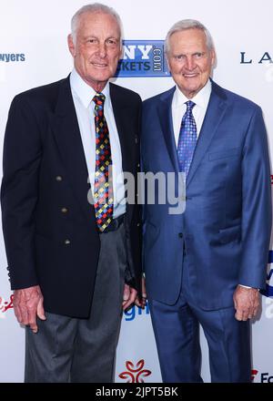 Beverly Hills, Stati Uniti. 19th ago, 2022. BEVERLY HILLS, LOS ANGELES, CALIFORNIA, USA - 19 AGOSTO: Rick Barry, ex giocatore di basket americano, e Rick Barry, dirigente di basket americano, arrivano al 22nd° Gala annuale della Harold and Carole Pump Foundation, che si tiene presso il Beverly Hilton Hotel il 19 agosto 2022 a Beverly Hills, Los Angeles, California, Stati Uniti. (Foto di Xavier Collin/Image Press Agency) Credit: Image Press Agency/Alamy Live News Foto Stock