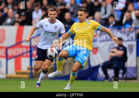 Bolton, Regno Unito. 20th ago, 2022. Lee Gregory #9 di Sheffield Wednesday controlla la palla a Bolton, Regno Unito, il 8/20/2022. (Foto di Conor Molloy/News Images/Sipa USA) Credit: Sipa USA/Alamy Live News Foto Stock