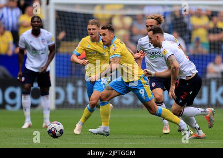 Bolton, Regno Unito. 20th ago, 2022. Lee Gregory #9 di Sheffield Wednesday controlla la palla a Bolton, Regno Unito, il 8/20/2022. (Foto di Conor Molloy/News Images/Sipa USA) Credit: Sipa USA/Alamy Live News Foto Stock