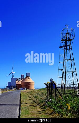 Cambois Blyth l'allumina rivendica il sito contro il cielo blu profondo che rivendica dalla scorie di sale di alluminio un'alternativa sostenibile ed economica alla bauxite Foto Stock