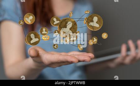 Un certo numero di icone del profilo umano connesse con le linee digitali - un concetto di networking di squadra Foto Stock