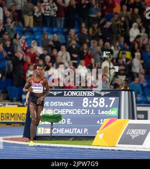 Jackline Chepkoech del Kenya si è sfidato nella finale femminile di steeplechase del 3000m ai Commonwealth Games all'Alexander Stadium di Birmingham, Inghilterra, ON Foto Stock