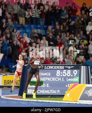 Jackline Chepkoech del Kenya si è sfidato nella finale femminile di steeplechase del 3000m ai Commonwealth Games all'Alexander Stadium di Birmingham, Inghilterra, ON Foto Stock