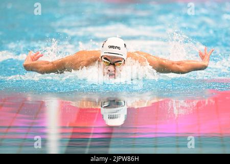 Sydney, Australia. 20th ago, 2022. Shaun Champion of Australia Swimming Team compete nella farfalla LC da 100 metri maschile durante il Duel 2022 in piscina tenuto al Sydney Olympic Park Aquatic Centre. Shaun Champion si è piazzato terzo in questo evento. Credit: SOPA Images Limited/Alamy Live News Foto Stock