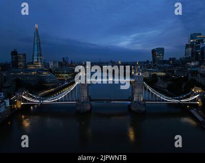 Vista sul London Tower Bridge Drone Foto Stock