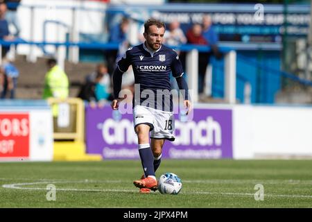 Greenock, Scozia, Regno Unito. 20th agosto 2022; Cappielow Park, Greenock, Scozia: Scottish League Championship football, Greenock Morton versus Dundee; Paul McMullan di Dundee Credit: Action Plus Sports Images/Alamy Live News Foto Stock