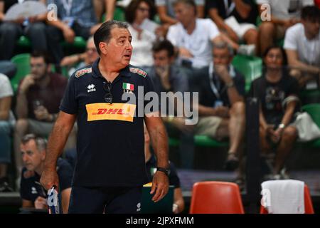 Cuneo, Cuneo, Italia, 20 agosto 2022, Ferdinando De Giorgi (Italia, allenatore di testa durante il torneo DHL Test Match - Italia vs Giappone - Pallavolo Intenationals Foto Stock