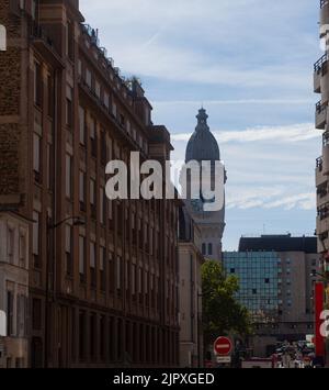 Vista della torre dell'orologio Gare de Lyon a Parigi, Francia Foto Stock