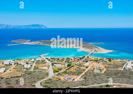 Splendida vista panoramica sul villaggio sul mare di Diakofti nell'isola di Kythira, Grecia, Europa Foto Stock