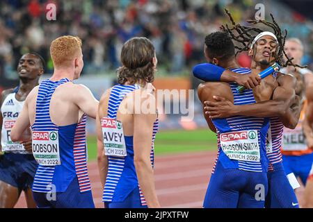 Matthew Hudson-Smith, Charlie Dobson, Lewis Davey, Alex Haydock-Wilson (Gran Bretagna). Medaglia d'oro relè 4x400. Campionati europei di Monaco 2022 Foto Stock