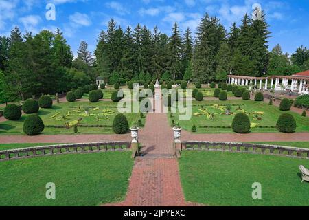 Canandaigua, New York state, USA - Giardino Italiano dello storico palazzo Sonnenberg del 19th ° secolo nel quartiere dei Finger Lakes, costruito per una ricca ba Foto Stock