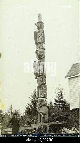 Totem di Tlingit conosciuto come Raven Totem, Wrangell, Alaska, ca1897 Foto Stock