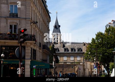 Parigi, Francia - Luglio, 14: Campanile della Chiesa di San Medardo il 14 luglio 2022 Foto Stock