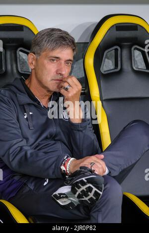 Berna, Svizzera. 18th, agosto 2022. Allenatore Felice Mazzu di Anderlecht visto durante la partita di qualificazione della UEFA Europa Conference League tra i giovani ragazzi e Anderlecht allo Stade de Suisse Wankdorf di Berna. (Photo credit: Gonzales Photo - Tilman Jentzsch). Foto Stock