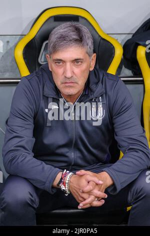 Berna, Svizzera. 18th, agosto 2022. Allenatore Felice Mazzu di Anderlecht visto durante la partita di qualificazione della UEFA Europa Conference League tra i giovani ragazzi e Anderlecht allo Stade de Suisse Wankdorf di Berna. (Photo credit: Gonzales Photo - Tilman Jentzsch). Foto Stock