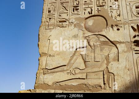 Il tempio mortuario di Ramses III (Medinet Habu) sulla riva occidentale del Nilo a Luxor Foto Stock