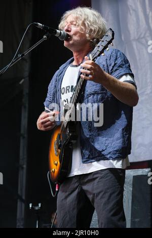 John Power of Cast suona al Weyfest Festival di Tilford, Engalnd, Regno Unito. Agosto 20, 2022 Foto Stock