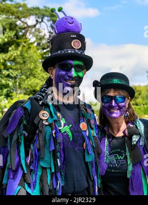 Morris Dancer Portrait maschile e femminile, Flamstead, Hertfordshire UK Foto Stock
