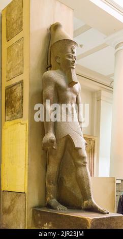 Cairo, Museo Egizio, statua colossale di Sesostris / Senusret I. Foto Stock