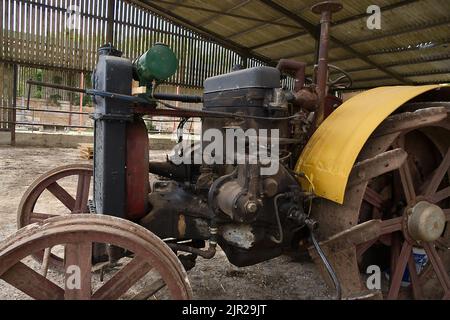 TRATTORE antico con motore incrociato CASE Foto Stock