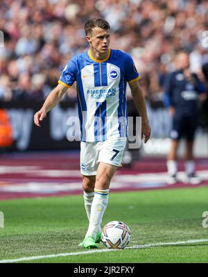 Londra, Inghilterra, 21st agosto 2022. Solly March di Brighton e Hove Albion in azione durante la partita della Premier League al London Stadium, Londra. L'immagine di credito dovrebbe essere: Kieran Cleeves / Sportimage Foto Stock