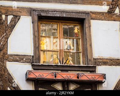 Vetrine, centro storico di Colmar, Francia Foto Stock