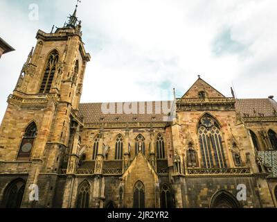 Cattedrale nel centro storico di Colmar, Francia Foto Stock