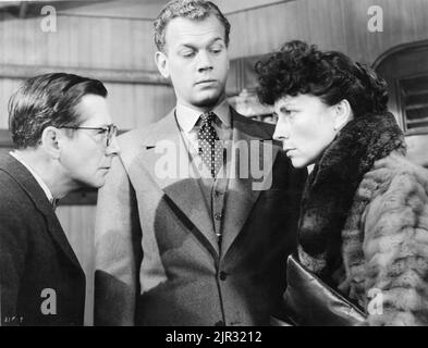 EDGAR BARRIER JOSEPH COTTEN e AGNES MOOREHEAD in JOURNEY INTO FEAR 1943 regista NORMAN FOSTER romanzo Eric Ambler sceneggiatura Orson Welles e Joseph Cotten musica Roy Webb Mercury Productions / RKO radio Pictures Foto Stock