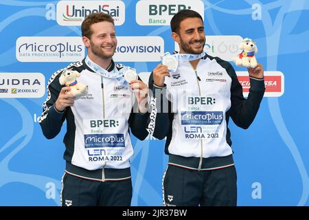 Roma, . 21st ago, 2022. Lorenzo Marsaglia, Giovanni Tocci (Ita) medaglia d'argento sincronizzato 3m trampolino durante i Campionati europei di nuoto Roma 2022. Roma 21st Agosto 2022 Photographer01 Credit: Agenzia indipendente per le foto/Alamy Live News Foto Stock