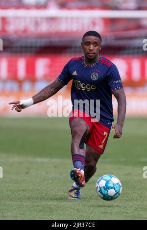 ROTTERDAM, PAESI BASSI - 21 AGOSTO: Steven Bergwijn di Ajax durante la partita olandese di Eredivie tra Sparta Rotterdam e Ajax allo stadio Het Kasteel il 21 agosto 2022 a Rotterdam, Paesi Bassi (Foto di Herman Dingler/Orange Pictures) Foto Stock