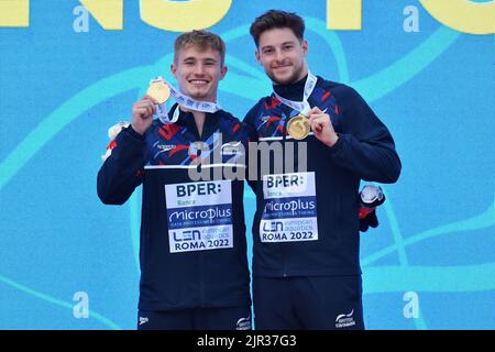 Roma, . 21st ago, 2022. Lorenzo Marsaglia, Giovanni Tocci (Ita) medaglia d'argento sincronizzato 3m trampolino durante i Campionati europei di nuoto Roma 2022. Roma 21st Agosto 2022 Photographer01 Credit: Agenzia indipendente per le foto/Alamy Live News Foto Stock