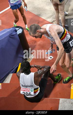 L'atleta belga Isaac Kimeli ha illustrato dopo la finale della gara maschile 10,000m durante i Campionati europei di atletica, a Monaco 2022, Germania, domenica 21 agosto 2022. La seconda edizione dei Campionati europei si svolge dal 11 al 22 agosto e prevede nove sport. FOTO DI BELGA ERIC LALMAND Foto Stock