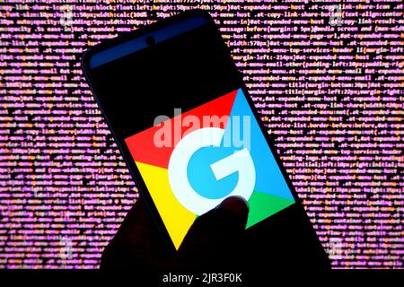 India. 22nd ago, 2022. In questa immagine viene visualizzato un logo Google su uno smartphone android. (Foto di Avishek Das/SOPA Images/Sipa USA) Credit: Sipa USA/Alamy Live News Foto Stock