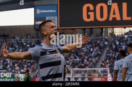 Kansas City, Kansas, Stati Uniti. 21st ago, 2022. Erik Thommy #26, centrocampista sportivo del KC, celebra il suo gol segnato durante la prima metà del gioco. (Credit Image: © Serena S.Y. Filo pressa Hsu/ZUMA) Foto Stock