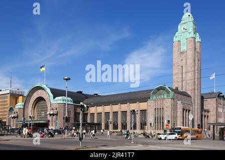 Helsinki, Finlandia - 20 agosto 2022: Vista esterna dell'edificio della stazione ferroviaria centrale di Helsinki. Foto Stock