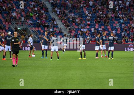 Bologna, Italia. 21st ago, 2022. Bologna FC warm up durante Bologna FC vs Hellas Verona, calcio italiano Serie A match in Bologna, Italy, August 21 2022 Credit: Independent Photo Agency/Alamy Live News Foto Stock