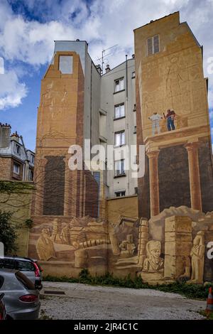 Francia. Parigi (75) (18th° distretto) Piazza Torcy e via Evangile: Affresco dipinto "il Tempio Egizio" dell'artista Solnon Masson (Daniel Solnon) Foto Stock