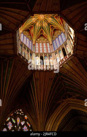 La famosa torre ottagonale della lanterna del 14th° secolo presso la Cattedrale di Ely Foto Stock