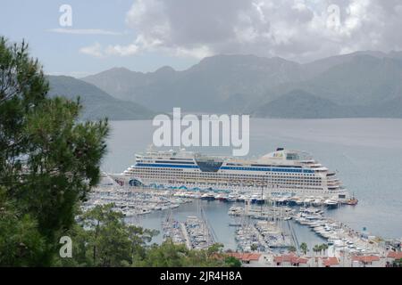 Marmaris, Turchia - 1 maggio 2014: Nave da crociera AIDAdiva nel porto di Marmaris Foto Stock