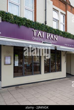 Esterno del ristorante orientale Tai Pan su Maxwell Road, Northwood, Middlesex, Inghilterra, Regno Unito Foto Stock