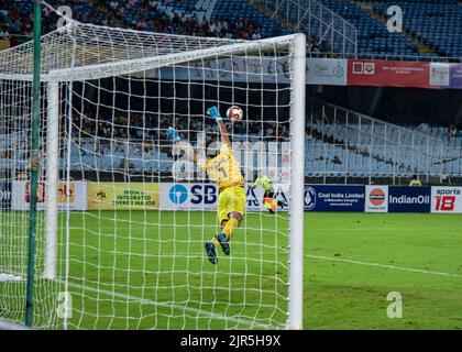 Kolata, India. 20th ago, 2022. ATK Mohun Bagan FC ( Green & Maroon ) giocato contro Rajasthan United FC ( bianco) nella partita n. 9 per il gruppo B, durante la Coppa Durand 2022 giocato al Vivekananda Yuba Bharati Kirrangan ( VYBK ) In Kolkata il 20-08-2022.ATK Mohun Bagan perde $2-3 a Rajasthan United (Credit Image: © Amlan Biswas/Pacific Press via ZUMA Press Wire) Foto Stock