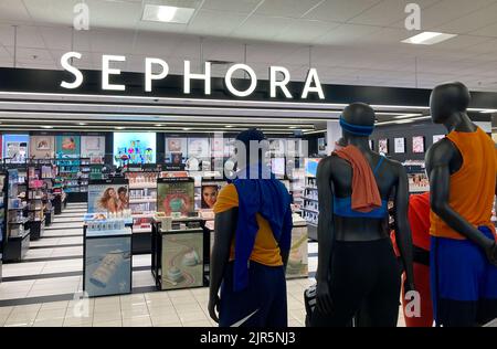 STILLWATER, MN, USA - 18 GIUGNO 2022 - Sephora al Kohls Retail insegna interna e logo del marchio. Foto Stock