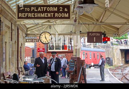 Piattaforma e sala ristoro, British Rail, piattaforma, Llangollen stazione ferroviaria, la stazione, 5 Abbey Rd, Llangollen, Galles, Regno Unito, LL20 8SN Foto Stock